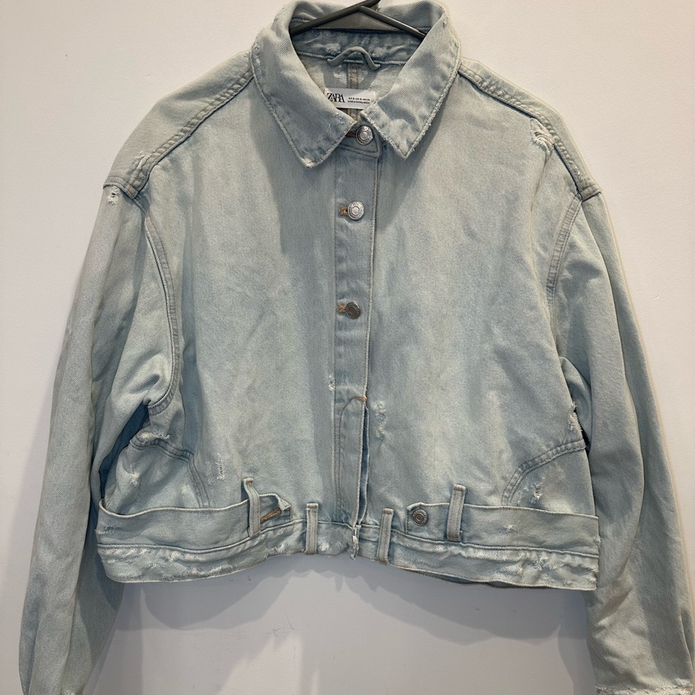 Zara Cropped Denim Jacket – Light Wash – Size S